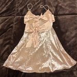 Cream colored velvet dress. Size M worn once like new condition! Size M Photo 1