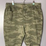American Eagle NWOT AE Curvy‎ Super Hi-Rise Ripped Camo Jeggings Photo 3