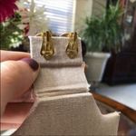 Vintage Floral Print Clip On Earrings
Preowned good condition no flaws Photo 3