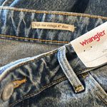 Wrangler NWT High Rise Vintage 4" Short Photo 5