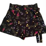 DO+BE NWT  FLORAL SHORTS SIZE LARGE Photo 0