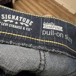 Levi Strauss & CO. Signature Totally Shaping Pull-On Skinny Jeans Photo 4