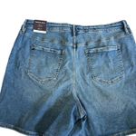 Ava & Viv  Women's Plus Size High Waisted Bermuda Jean Shorts - Size 24 - NWT Photo 8