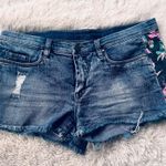 BLANK NYC  Floral Jean Shorts Size 29 Photo 2