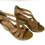 Sofft Women’s 10 Tan Wedged Casual Boho Espadrilles Sandals With Gold Zipper Photo 0