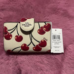 Coach  Cherry Wallet Medium Corner Zip Photo 3