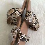 Old Navy New  two straps flat sandals, women size 7 Photo 5