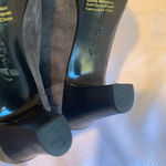 Clarks Artisan Society Ball Suede Pumps Taupe Women’s Size 8W (wide) Photo 2