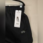 Alo Yoga NWT Accolade Sweatpants Cool Chrome Logo Black, Pockets Size L Photo 7