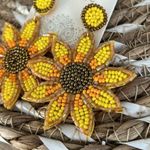 New! Treasure boutique sunflower beaded dangly earrings Photo 4