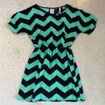 Milibon Chevron Stripe Dress Women's Medium Green Navy Short Sleeve Casual‎ Photo 0