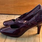 Soft Style Women’s Dark Red Heels Ruby Patent Leather Shoes Size 9 Photo 5