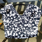 Garage Floral Criss Cross Back Crop Top in Black/White - Large, Short Sleeve Photo 0