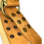 Vintage tan suede belt with metal hoop buckle design. Photo 7