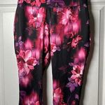 Danskin Now Fitted Pink/Red Floral Print Capri's Size Small Photo 0