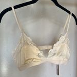 SKIMS  FITS EVERYBODY LACE SCOOP BRALETTE in‎ butter yellow color nwt size XS Photo 2