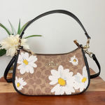 Coach NWT  Teri Shoulder‎ Bag In Signature Canvas With Floral Print Photo 0