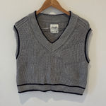 Abercrombie & Fitch Abercrombie Fitch Gray V Neck Ribbed Knit Sleeveless Cropped Vest Sweater M Photo 0