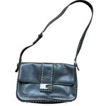 G by Guess Women's Black Leather Shoulder Straps Hand Bag Y2K 90s 2000s Photo 0