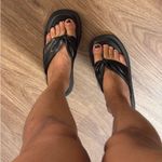 Pretty Little Thing  black platform sandals  Photo 0