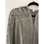 Lululemon  Athletica Relaxed Fit Mesh Jacket Grey Green Sage 6 EUC Photo 5