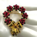 Avon rose wreath gold tone vintage brooch Photo 2