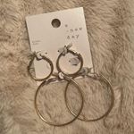 Tilly's gold hoops Photo 0