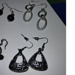Lot of 5 Pairs of Fashion Jewelry Silver Black White Mixed Pierced Ear Earrings Photo 3