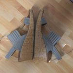 Skechers Taupe Beverlee Smitten Kitten Mid Heel Sandals Wedges 38527 - Size 8 Photo 4