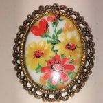 Vintage Aged Gold Tone Floral Oval Brooch Red Photo 0