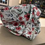 Sam & Libby  beautiful tote. Very fashionable and like new!! Photo 3