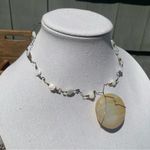None Mother of Pearl Seashell Wire Necklace Photo 1