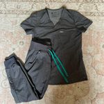 FIGS Scrubs Set Photo 0