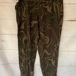 Game athletic camo leggings size medium NWT Green Photo 0