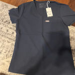 FIGS XS  Catarina One-Pocket Scrub Top  Photo 0