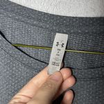 Under Armour  Women Gray Long Sleeve Athletic shirt size small Photo 3