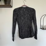 Lululemon  Extra Mile Long Sleeve Jacquard Black White Shirt Size 6 Photo 1