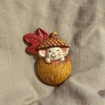 Hallmark 1985  Vintage Autumn Fall Chipmunk in Acorn Pin Brooch Photo 1