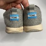 Toms  sneakers gray woven size 7.5 Photo 3