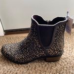 Lucky Brand LK-BASELH2O Sesame Persian Rubber Rain Boots 8M Photo 3