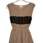 Issi Ladies Sleeveless Flowy Bottom Brown/Black Short Sleeve Dress SZ XSmall Photo 2