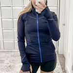 Lululemon  Rain-On Train-On Jacket Naval Blue Photo 4