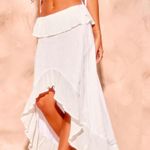 Pretty Little Thing  white max skirt  Photo 0