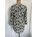 Fun2Fun  Green White Floral Maley Pleated V-Neck 3/4 Sleeve Blouse Size XS Photo 2