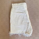 RE/DONE  Cream Frayed Jean Shorts 26 Waist Photo 15