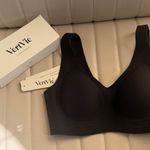 VertVie Black Seamless Bra New with Box Photo 0
