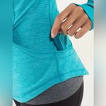Lululemon Base Runner 1/2 Zip Heathered Surge Teal Size 4 Photo 6