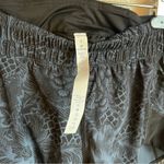 Lululemon  Miles Ahead Short (2.5")
Nouveau Mach Blue Black Photo 10