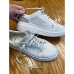 UGG  Athletic Shoes Women's 7 White Leather Lace Up Round Toe Low Top Sneaker S20 Photo 3