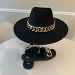 Black felt hat with gold plastic chain, and a pair of 8 1/2 sandals Photo 3